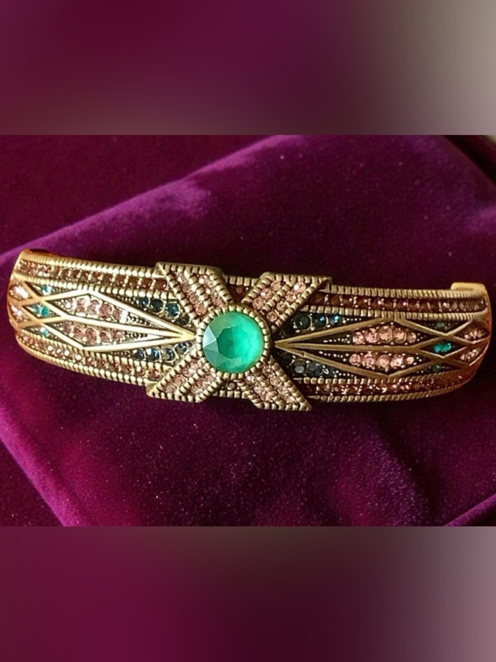 Heidi Daus “ Tapered X” bangle with dazzling Swarovski crystals. NWOT